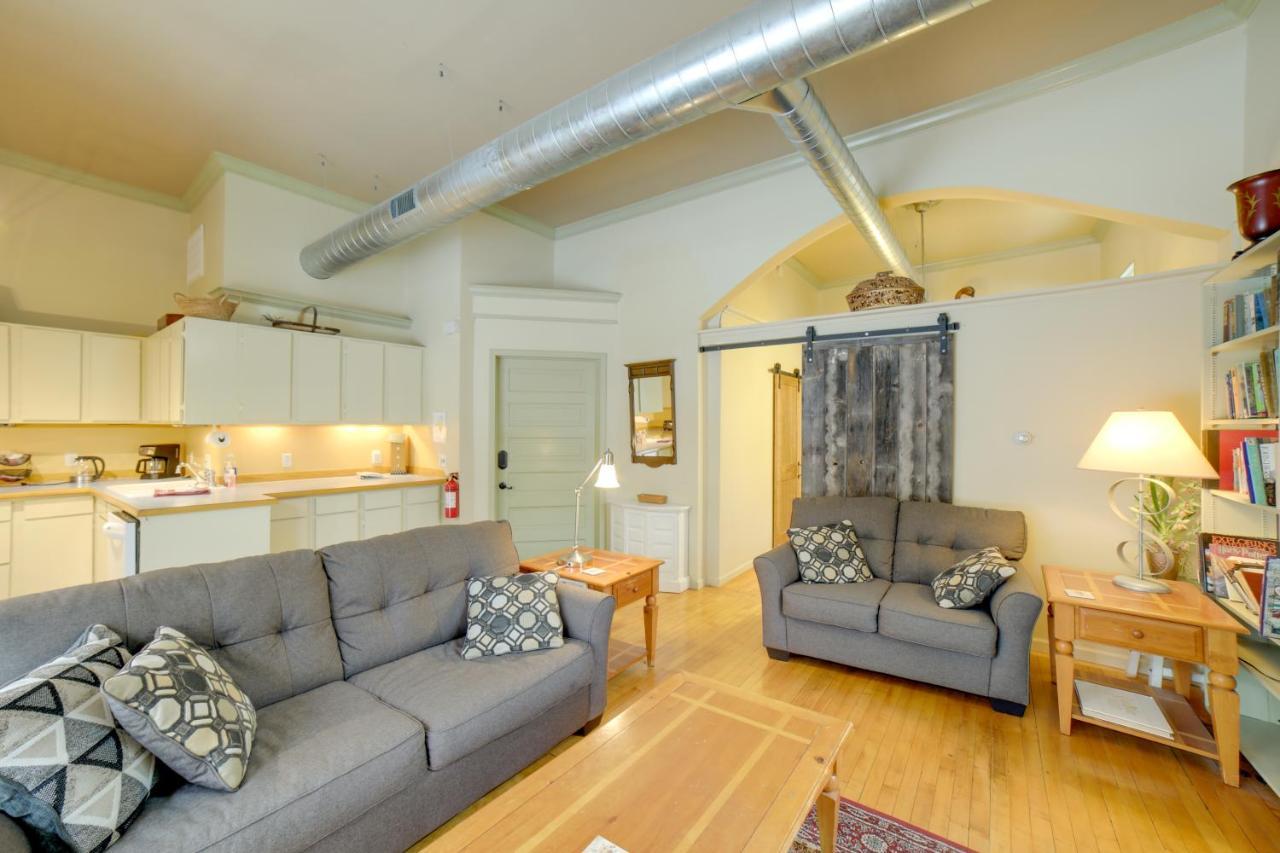Charming Saugatuck Condo With Private Deck And Grill! Exterior photo