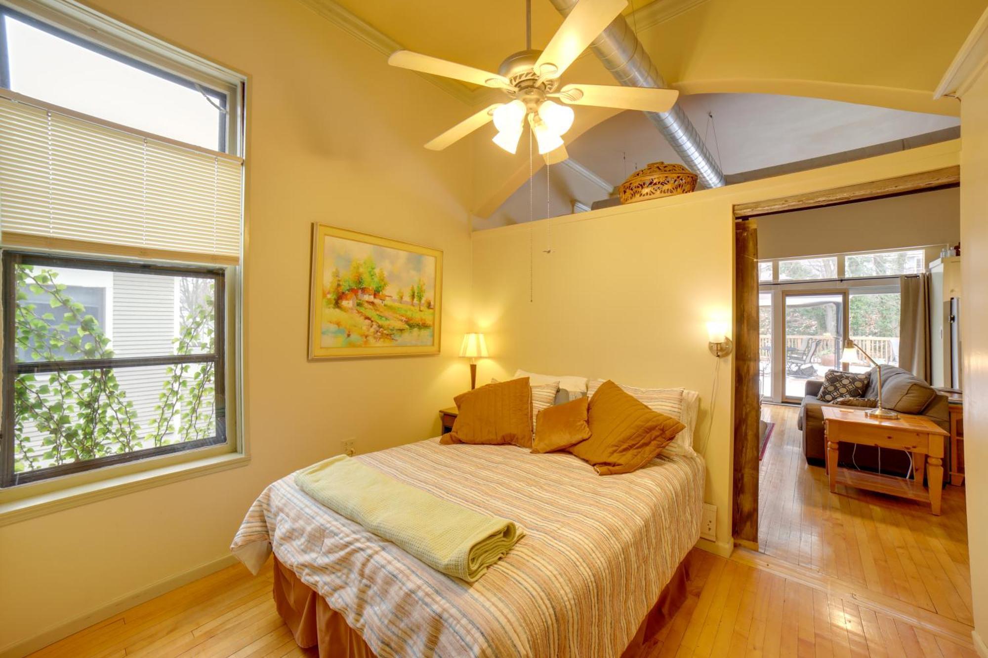 Charming Saugatuck Condo With Private Deck And Grill! Exterior photo