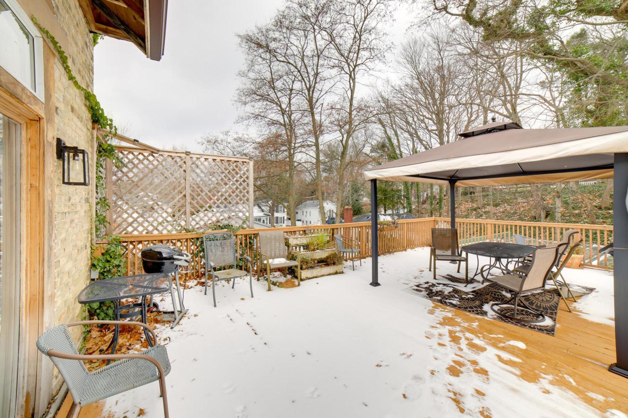 Charming Saugatuck Condo With Private Deck And Grill! Exterior photo