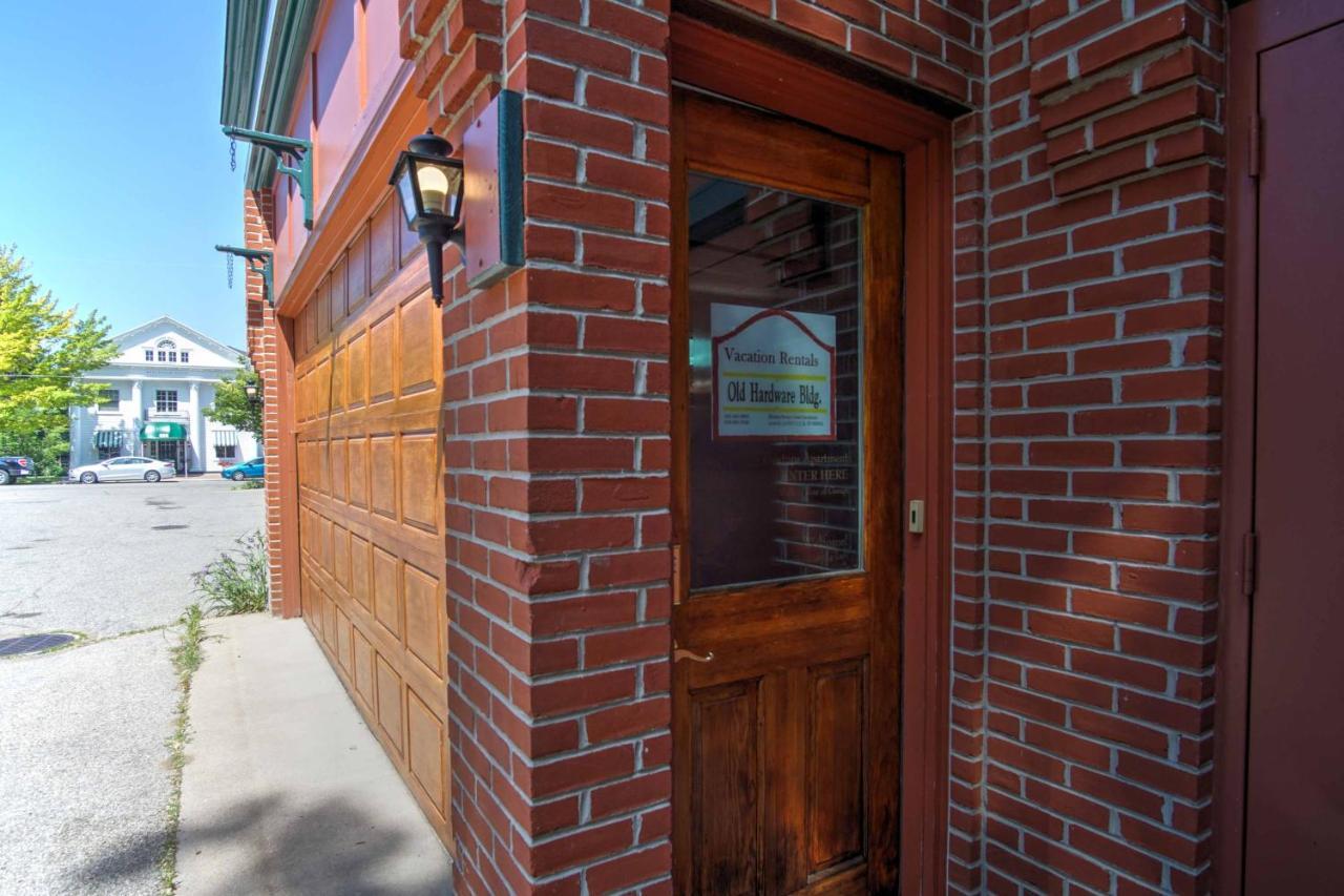 Charming Saugatuck Condo With Private Deck And Grill! Exterior photo