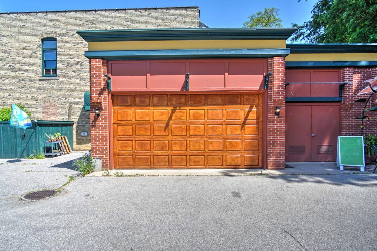 Charming Saugatuck Condo With Private Deck And Grill! Exterior photo